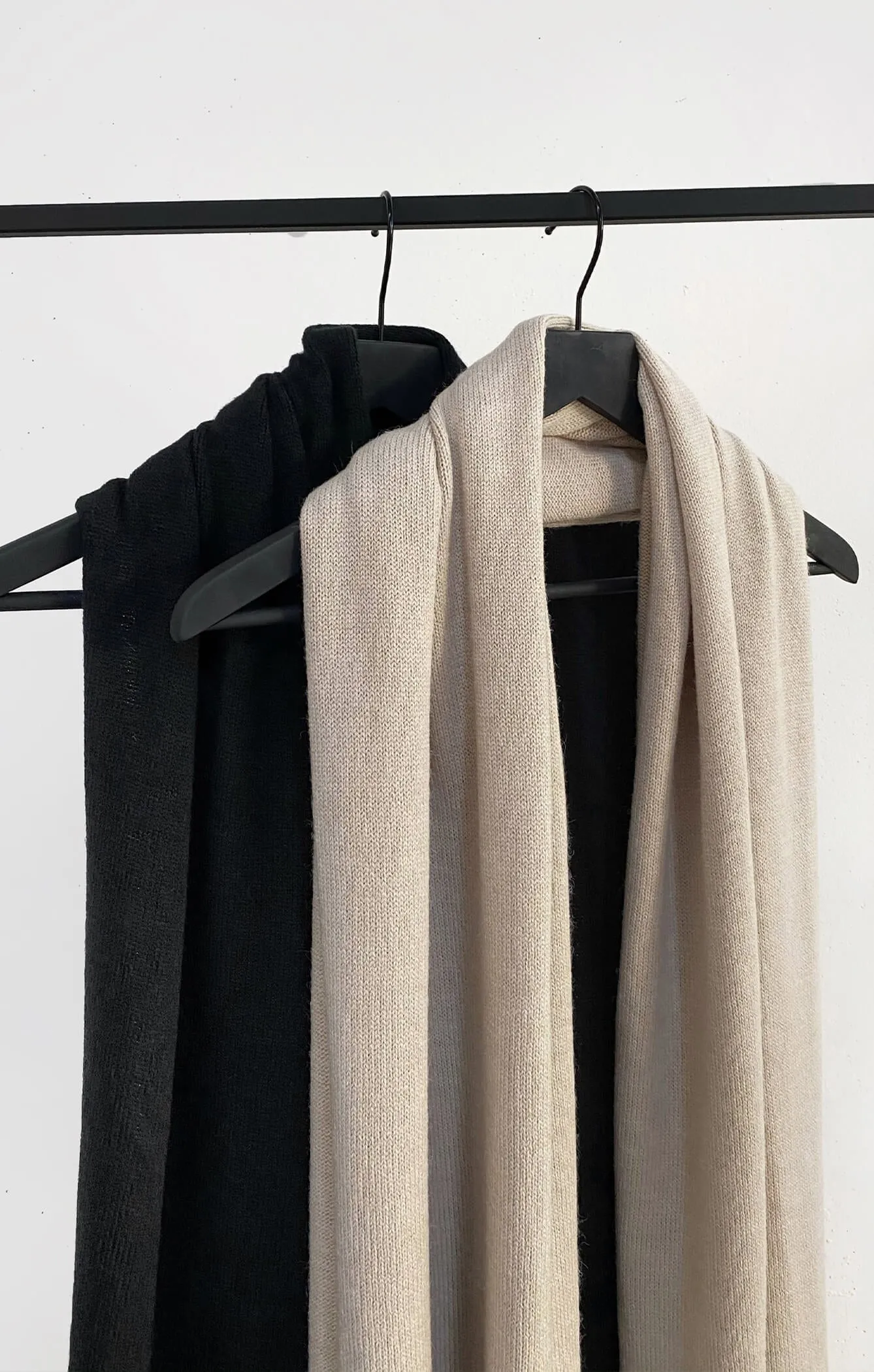 THE BLANKET SCARF - BEIGE
