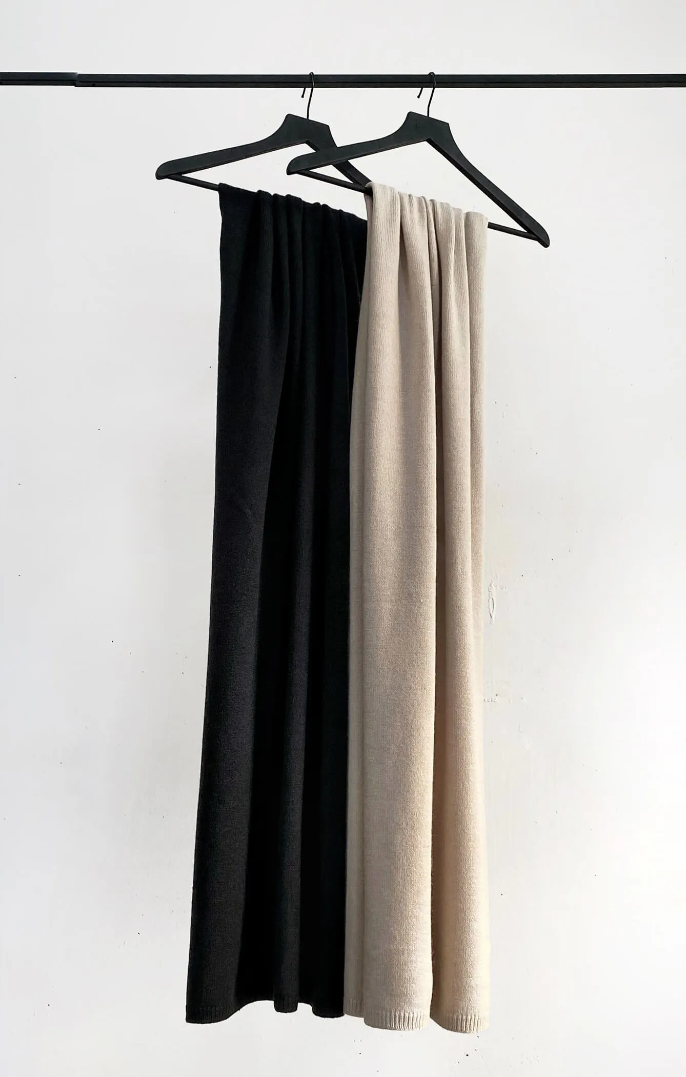 THE BLANKET SCARF - BEIGE