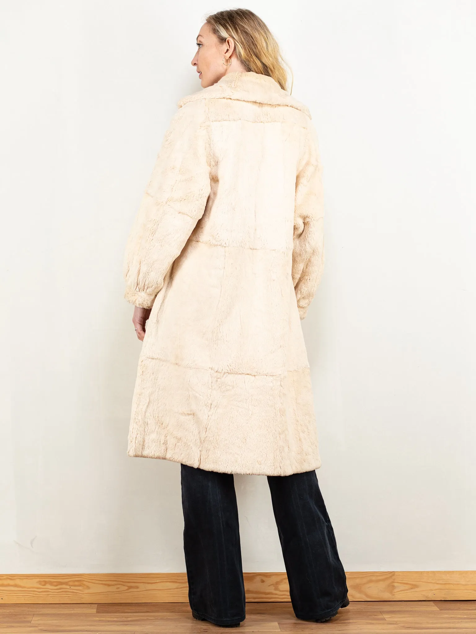 Vintage 70's Women Rabbit Fur Coat in Beige